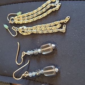 Set of 2 Dangle earrings